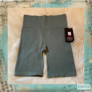 New Balance Fitted Shorts - NWT - Size Small - Dark Juniper